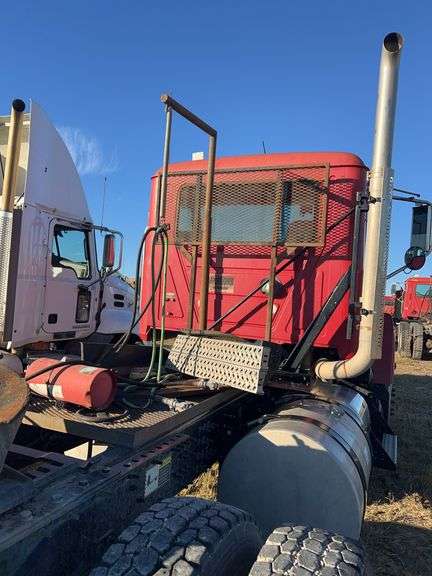 2013 Mack CHU613 showing 11,159 mi, 3,727 hrs- runs