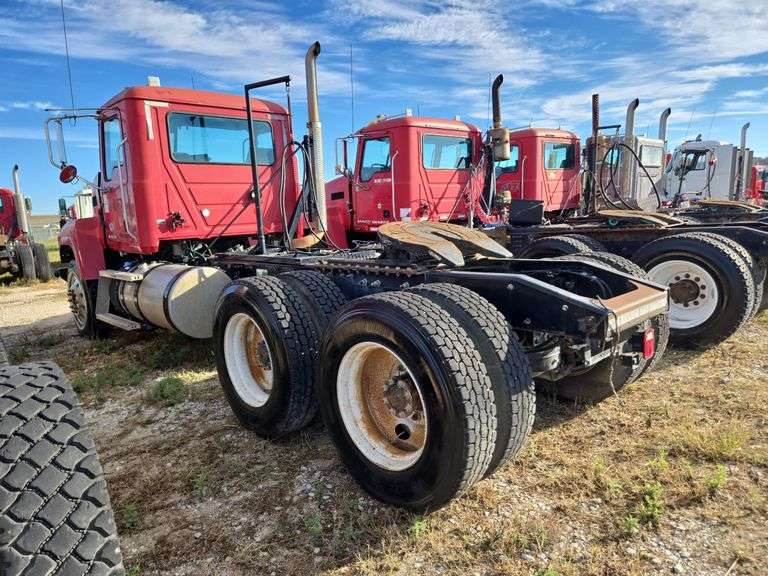 2012 Mack CHU613 showing 50,614 mi, hrs unknown - doesn't run