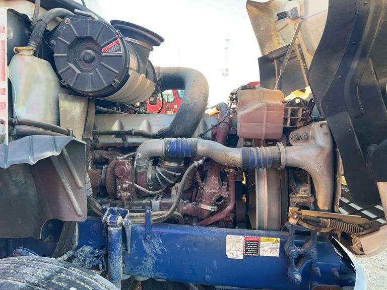 2014 Mack CXU613 showing 665,241, 14,352 hrs- runs