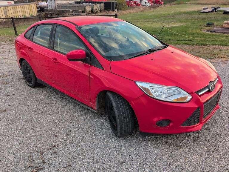 2012 Ford Focus SE - showing 122,503 miles - runs