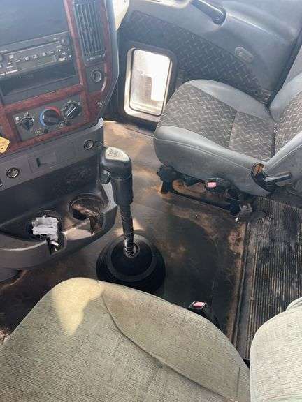 2007 Mack CXP613 showing 551,127 mi, 17,645 hrs - doesn't run