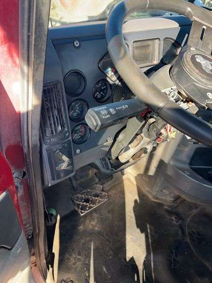 2008 Mack CHU613 showing 55,705 mi, 14,199 hrs- runs