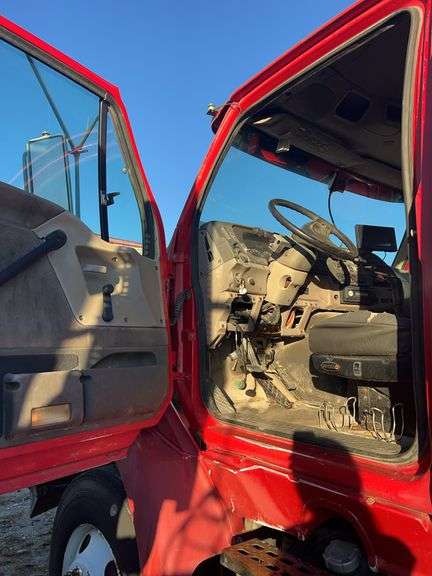 2003 Sterling 125,775 mi, hrs unknown- doesn't run