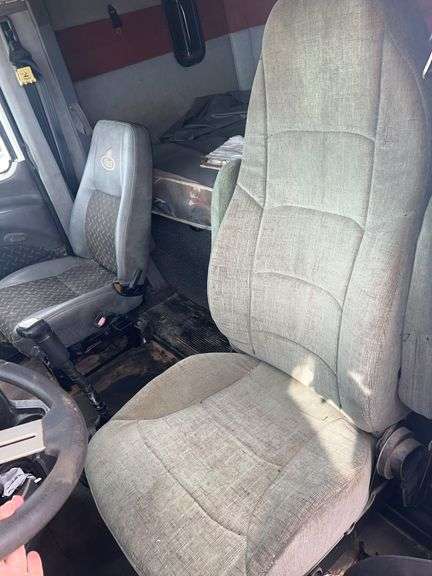 2007 Mack CXP613 showing 551,127 mi, 17,645 hrs - doesn't run