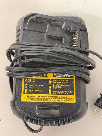 DeWalt cordless drill driver and impact driver w/ battery charger - works