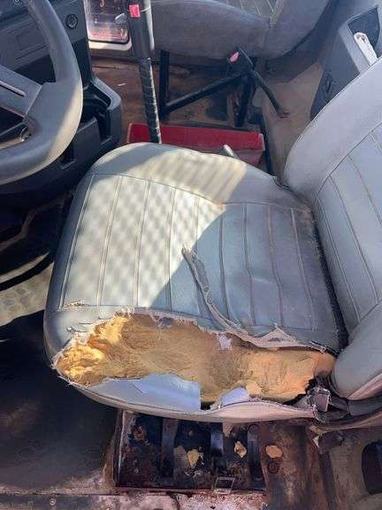 2012 Mack CHU613 showing 34,193 mi, hrs unknown - doesn't run