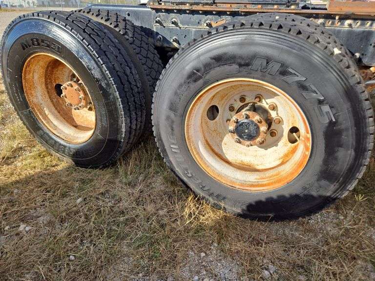 2011 Mack CHU613 showing 38,136 mi, hrs unknown- doesn't run