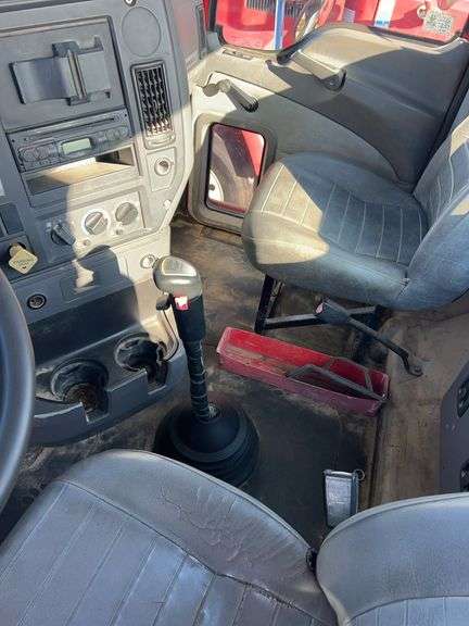 2008 Mack CHU613 showing 61,140 mi, 9,011 hrs- runs