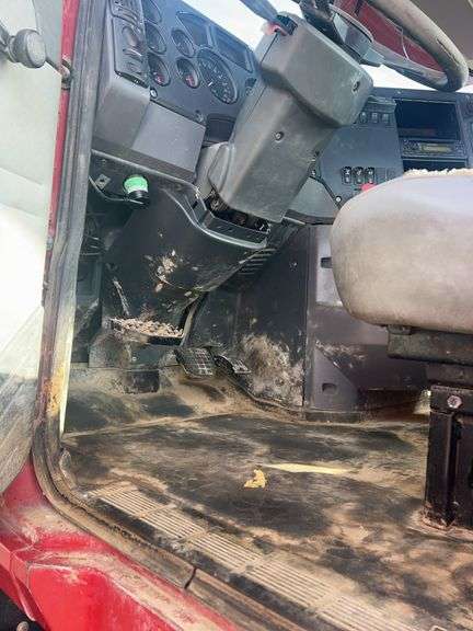 2012 Mack CHU613 showing 50,614 mi, hrs unknown - doesn't run