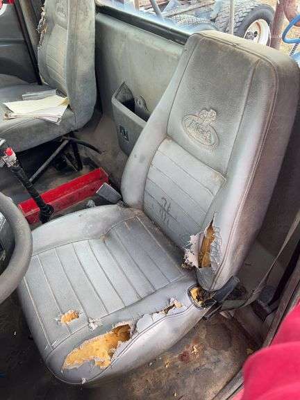 2008 Mack CHU613 showing 42,924 mi, 9,374 hrs- runs