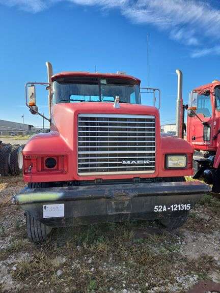 2012 Mack CHU613 showing 50,614 mi, hrs unknown - doesn't run
