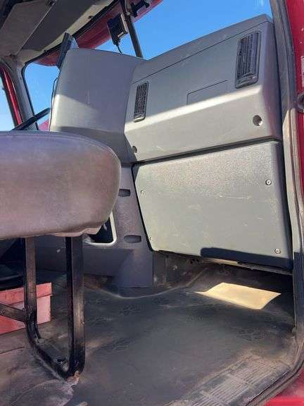 2012 Mack CHU613 showing 33,805 mi, 13,042 hrs -