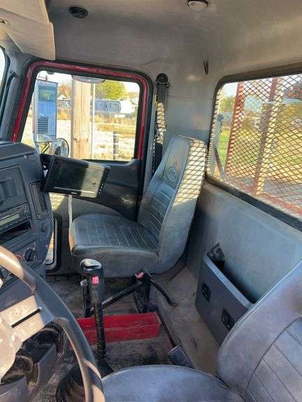 2013 Mack CHU613 showing 11,159 mi, 3,727 hrs- runs