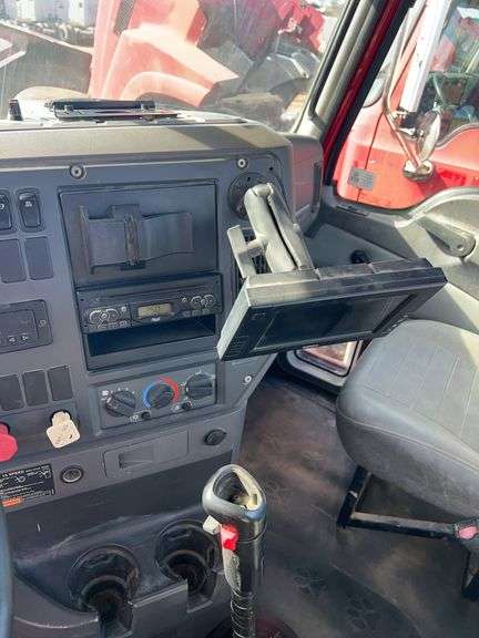 2008 Mack CHU613 showing 52,438 mi, 10,237 hrs - runs