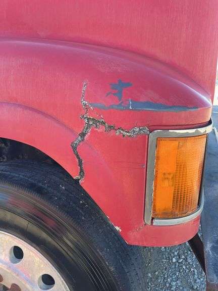 2008 Mack CHU613 showing 55,705 mi, 14,199 hrs- runs