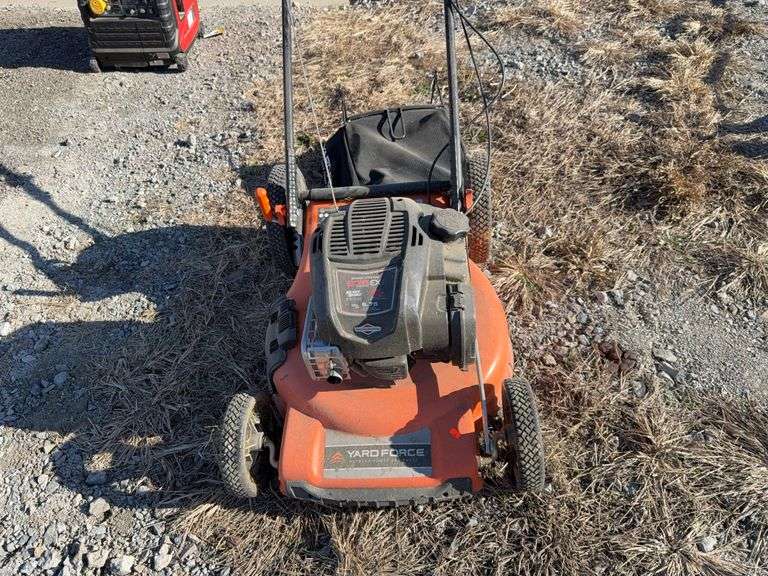 Yardforce push lawn mower w/ grass basket