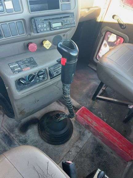 2007 Mack CHU613 showing 38,067 mi, 13,851 hrs- runs