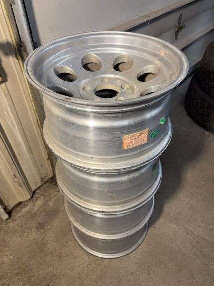 (4) 16" tire rims for Jeep