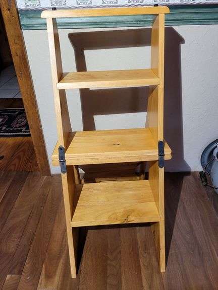HARDWOOD FOLDING STRP STOOL / LADDER