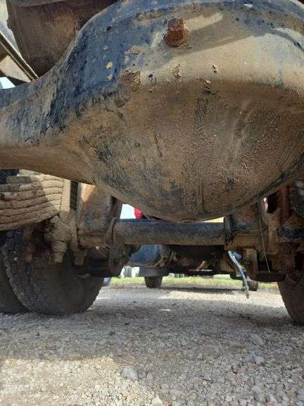 2008 Mack CHU613 showing 61,447 mi, 15,684 hrs - runs