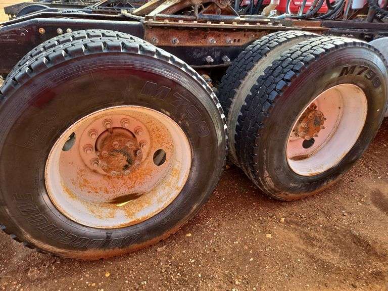 2012 Mack CHU613 showing 43,299 mi, 12,171 hrs - runs