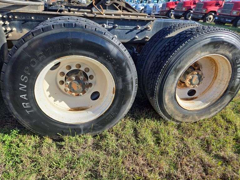 2013 Mack CHU613 showing 119,268 mi, 8,805 hrs- runs