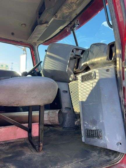 2012 Mack CHU613 showing 44,403 mi, 1,682 hrs- runs