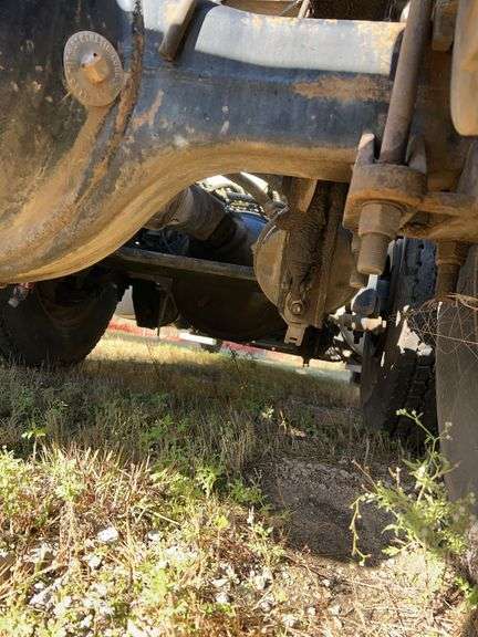 2015 International 9900 showing 218,605 mi, 6,078 hrs- runs