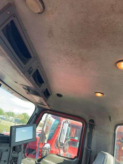 2008 Mack CHU613 showing 75,752 mi, 10,208 hrs- runs