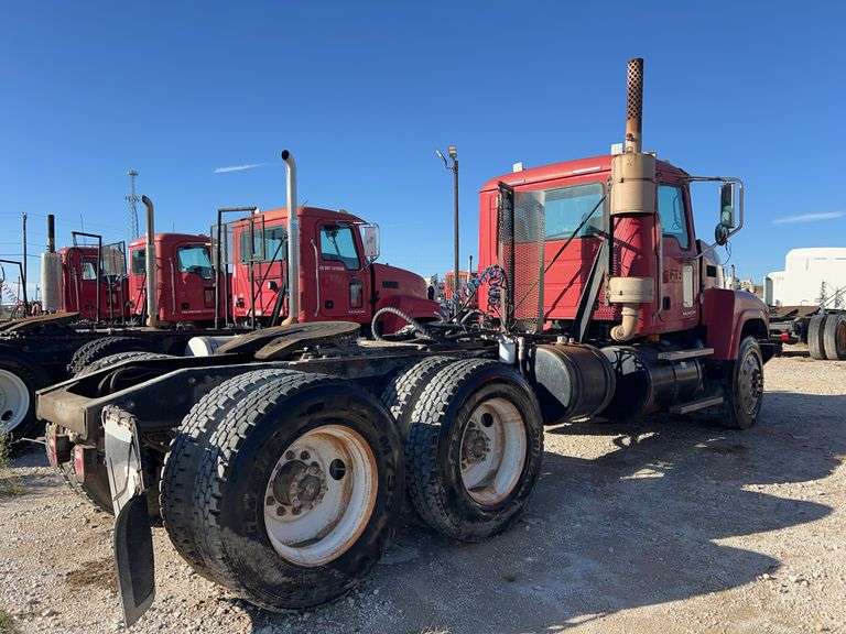 2008 Mack CHU613 showing 55,705 mi, 14,199 hrs- runs