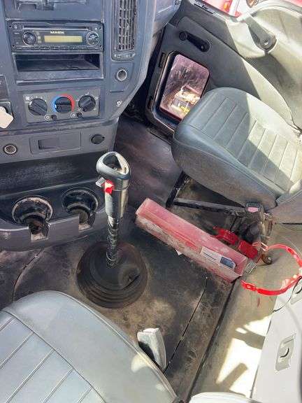 2012 Mack CHU613 showing 39,668 mi, 4,939 hrs - runs