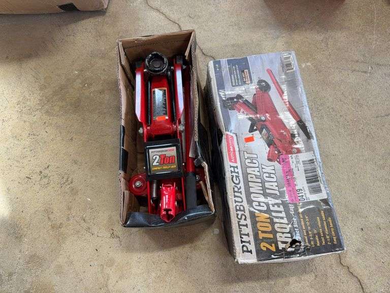 Pittsburgh 2-ton Floor Jack