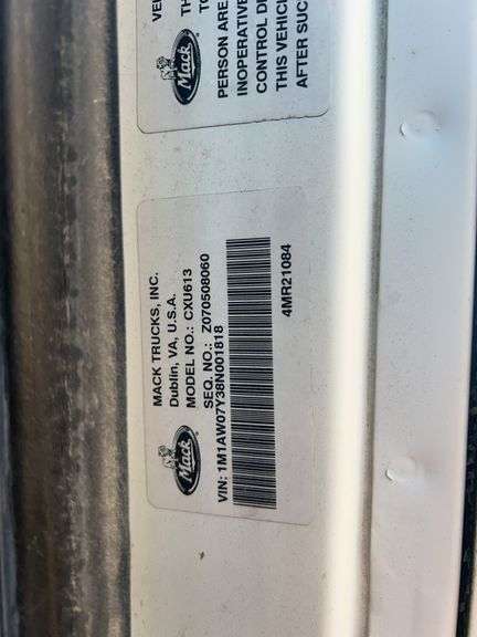 2008 Mack CXU613 showing 559,053 mi, 14,786 hrs- runs