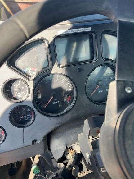 2008 Mack CHU613 showing 75,752 mi, 10,208 hrs- runs