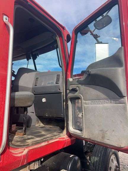 2012 Mack CHU613 showing 30,622 mi, 8,665 hrs- runs