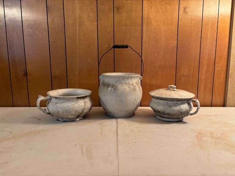 Chamber pots ￼