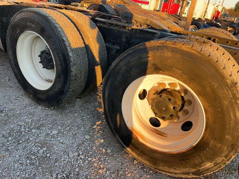 2012 Mack CXU613 showing 719,588 mi, hrs unknown- doesn't run