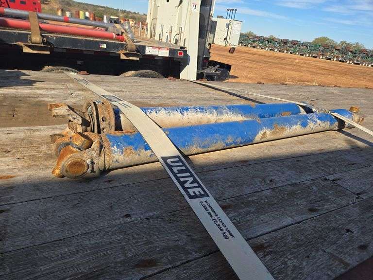 2010 Volvo VN showing 175,079 mi, hrs unknown - doesn't run