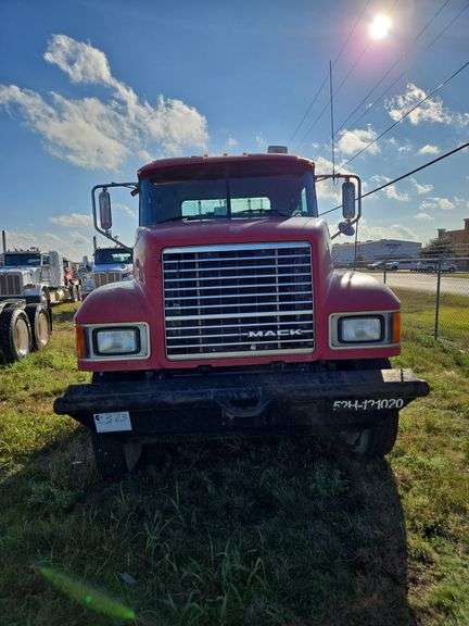 2012 Mack CHU613 showing 44,418 mi, 11,155 hrs- runs