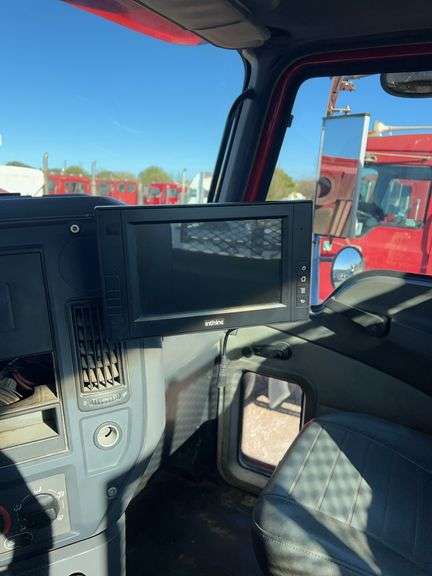 2012 Mack CHU13 showing 28,654 mi, 15,876 hrs- runs