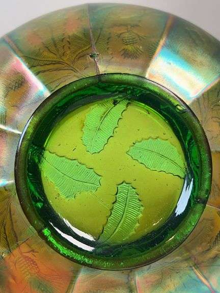FENTON GREEN CARNIVAL THORN PATTERN