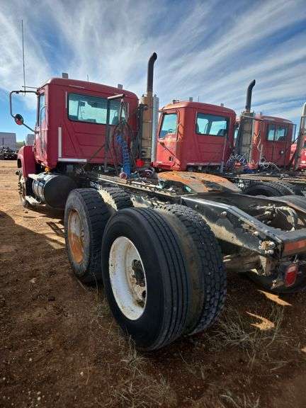 2008 Mack CHU613 showing 30,854 mi, 8,034 hrs - doesn't run