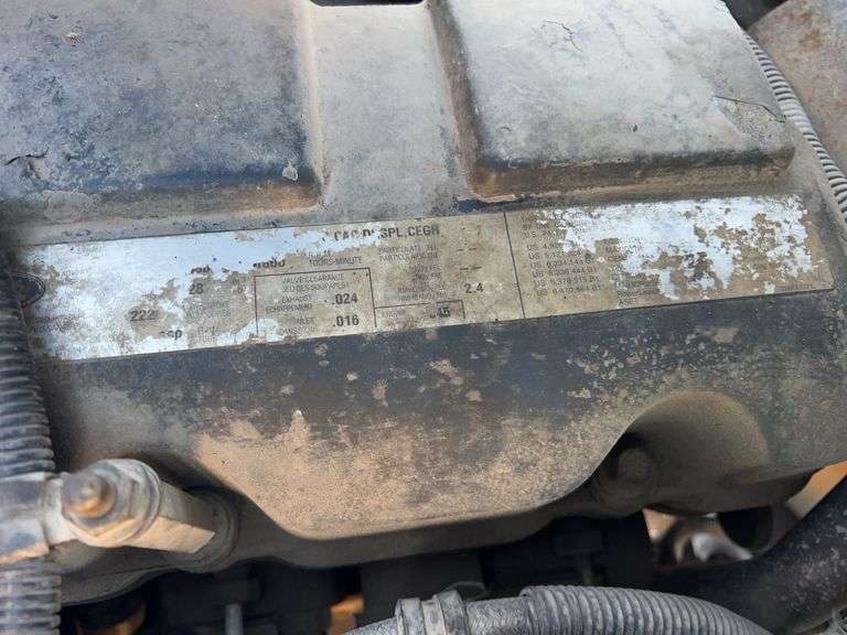 2007 Mack CHN613 showing 89,052 mi, hrs unknown- runs