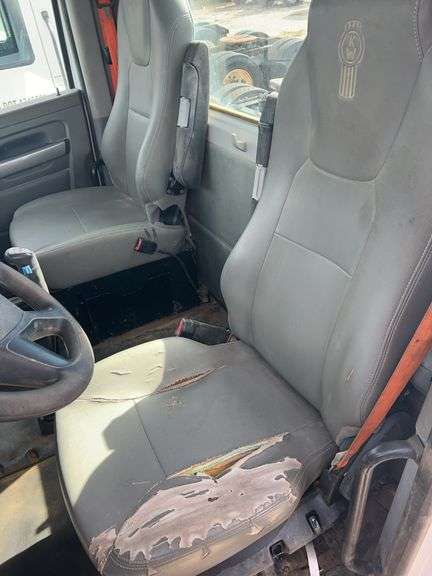 2018 Kenworth T880 showing 26,719 mi, hrs unknown - doesn't run