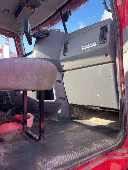 2008 Mack CHU613 52,535 mi, 8,497 hrs- runs