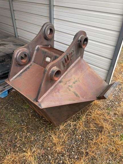 Werk-Brau heavy duty ditching & grading bucket - Like new - 1 Cubic Yard