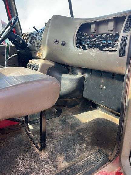 2007 Mack CHN613 miles & hrs unkown- doesn't run