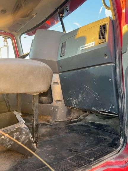 2008 Mack CHU613 showing 41,085, hrs unknown- runs