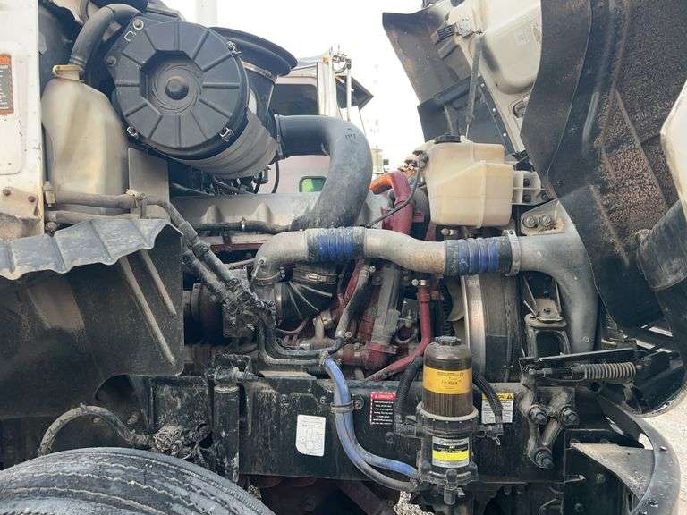 2012 Mack CXU613 showing 719,588 mi, hrs unknown- doesn't run