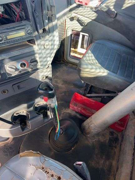 2012 Mack CHU613 showing 30,190 mi, 11,155 hrs- runs